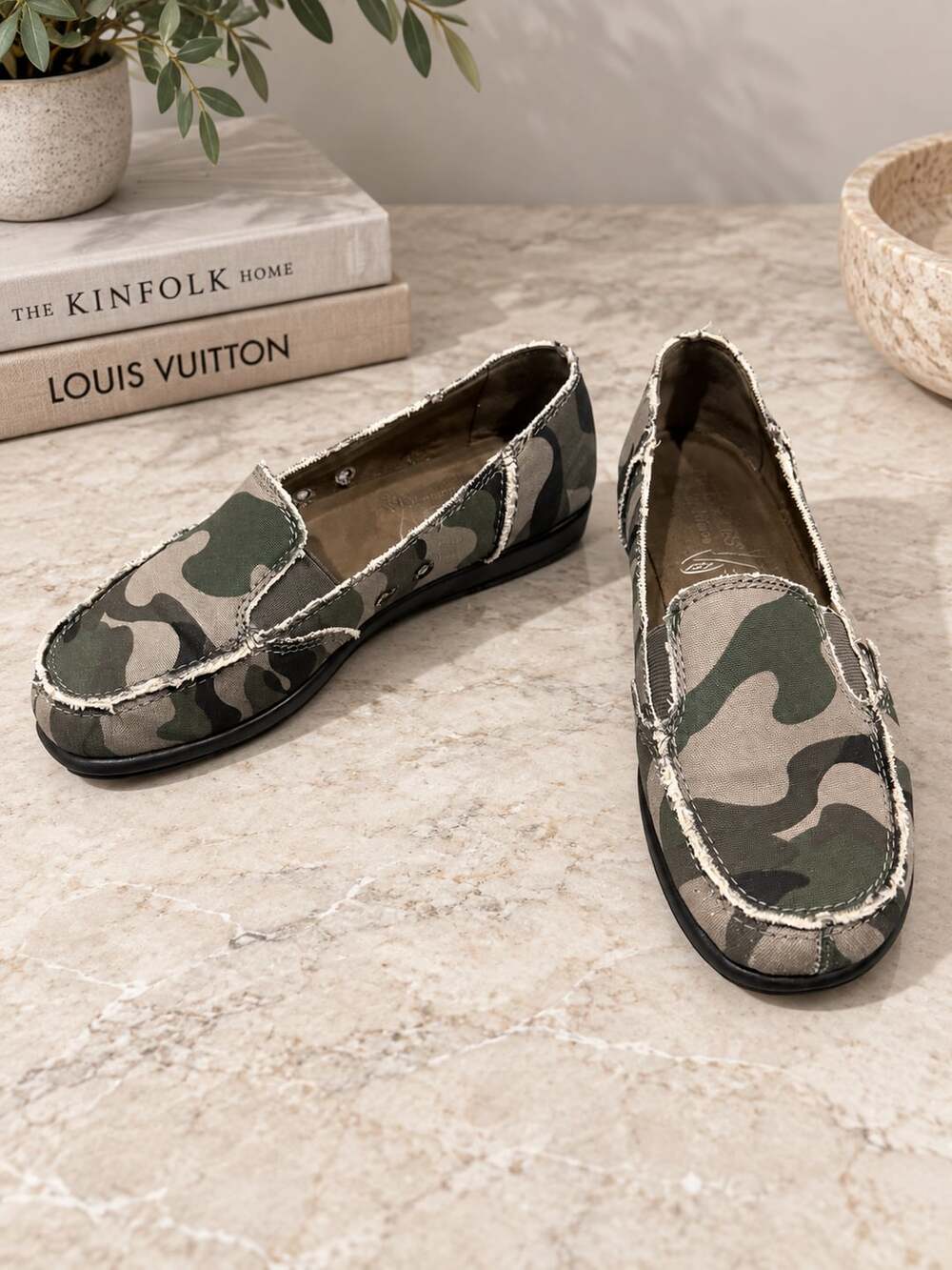 Aerosoles Camo Canvas Loafers Women’s 7.5M Camouflage Distressed Slip On Shoes